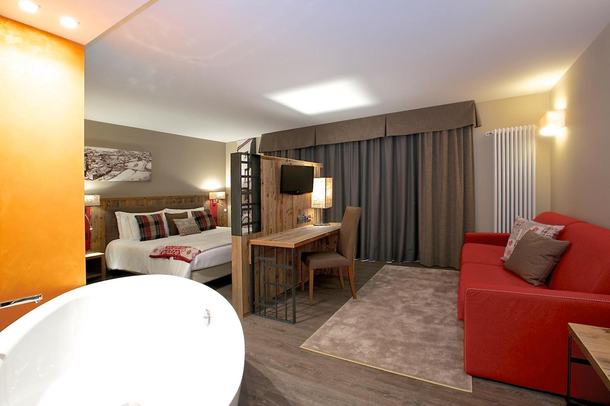 Olimpia Hotel 4*